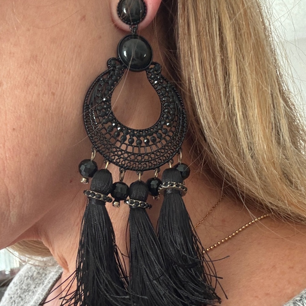 Lightweight Statement Earrings - image 5